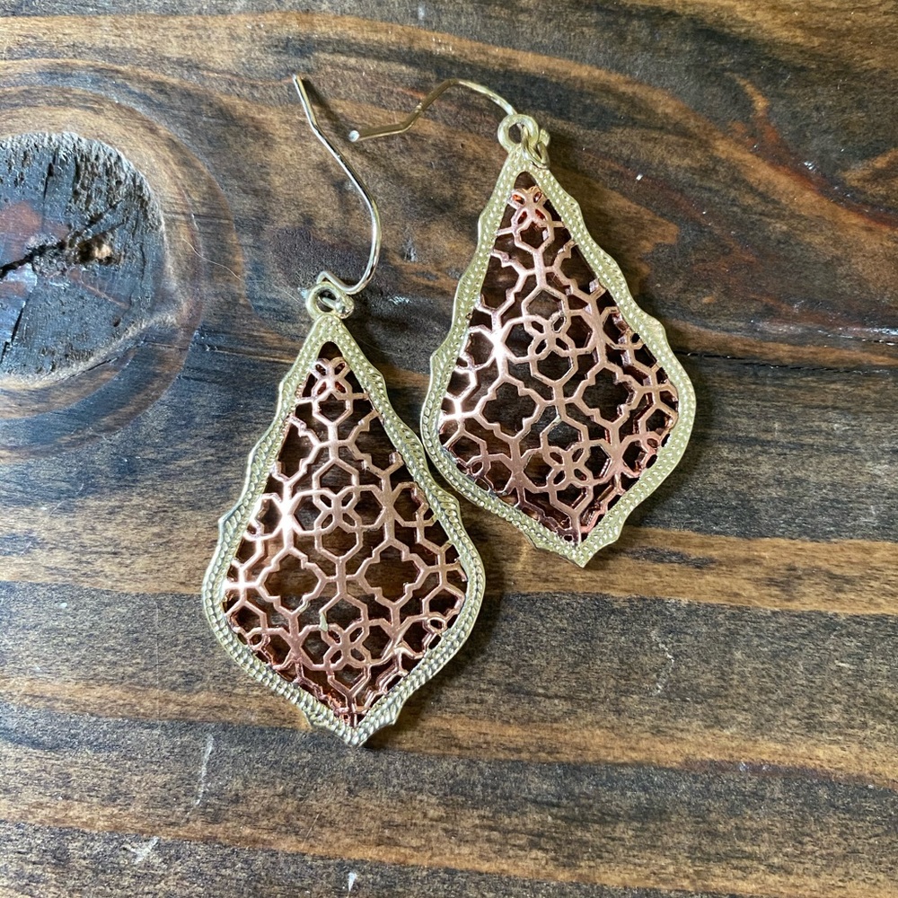 ✨Kendra Scott Dangle Earrings✨